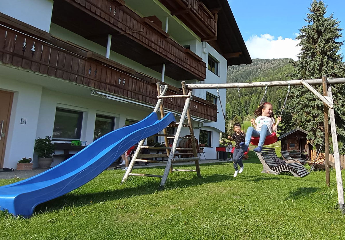 Bauernhof mit Kinderspielplatz - Südtirol